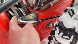 Снегоуборщик бензиновый Brait BR-7056W. меняем трос привода