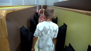 Диана и Рома Диана и Рома знакомятся с забавными экспонатами в детском музее в Дубае