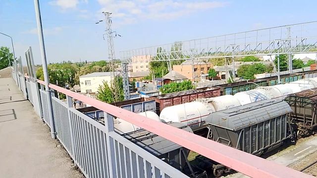 Прогулка через мост.