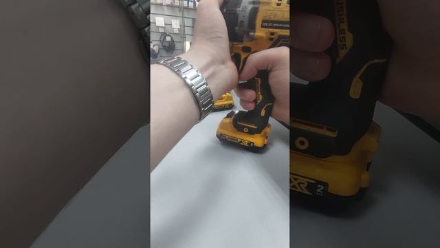 аккумуляторная дрель-шуруповёрт DeWalt dcd701 смотреть онлайн