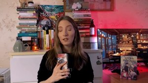 Это стоит читать! Книжный обзор на "Хтонь в пальто" 🐺 |