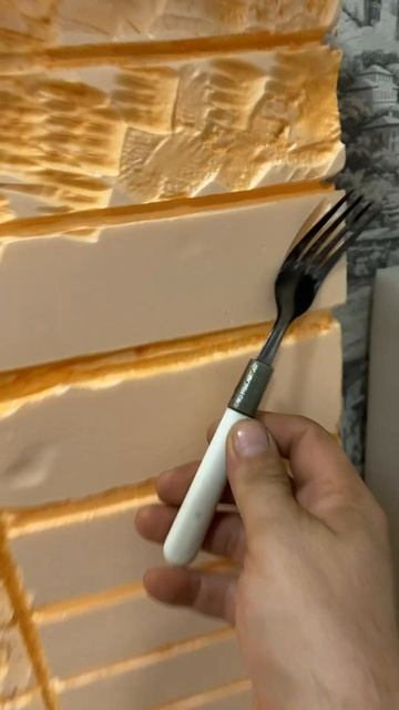 Камин придаем рельеф