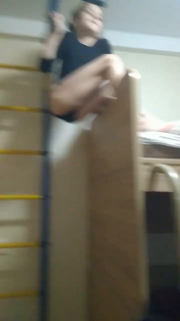 Подъём по лестнице в кровать смотреть онлайн