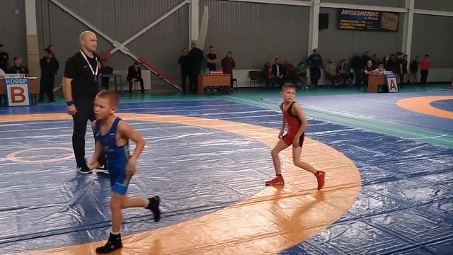 26кг.12-й Межрегиональный турнир по борьбе ВК:2013-2014г.р. г. смотреть онлайн