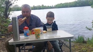 Мукбанг с Ваньком на рыбалке. #мукбанг