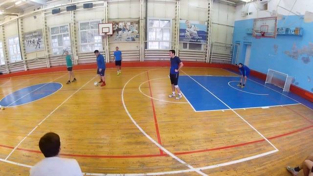 Футзал 4 на 4 по 3 минуты Женя-Дима-Даня-Илья против Ваня смотреть онлайн