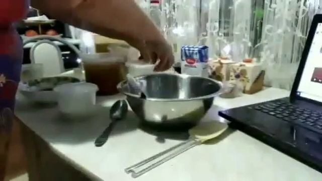 Накупила семена цветов много, настряпала печенье. смотреть онлайн