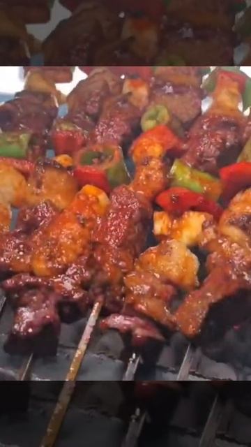 Печень с овощами и салом на углях смотреть онлайн