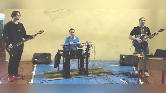 Банановые ноги - В платье белом (Ляпис Трубецкой cover) смотреть онлайн