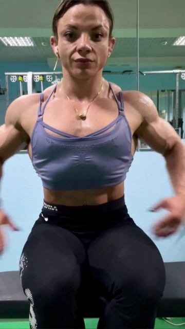 Female Muscle Biceps Veins Athletic Beauty Anastasia Leonova