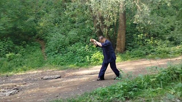 Школа Девяти сокровищ ворот Дракона.  Меч цзянь Велико