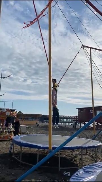 На раслабоне😃#бульвар #море #батуми #батут смотреть онлайн