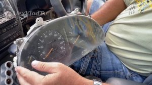 Что делать если перегорела лампочка на панели приборов, а взять другую негде...