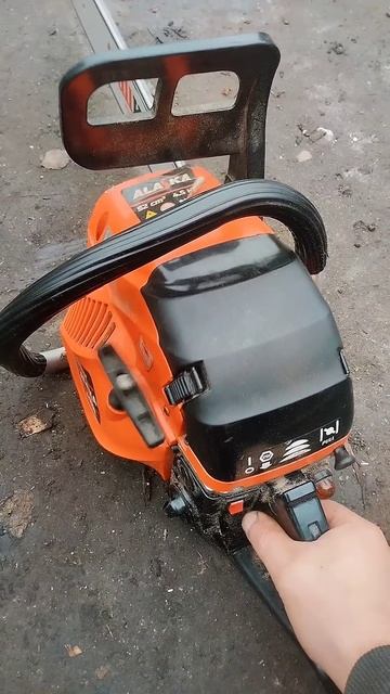 Реальный звук Бензопилы 😲😱 смотреть онлайн