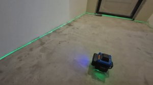 Выравнивание пола под укладку плитки. Установка маяко