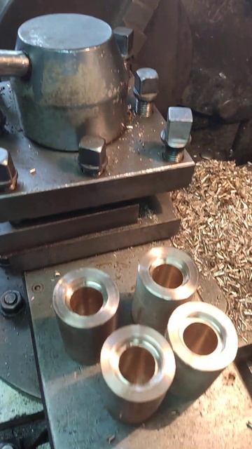 Как нарезать, внутренеюю резьбу ,втулки смотреть онлайн