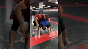 Как легко перевести соперника в партер со спины в грэп