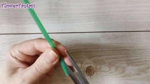 ПРОСТЫЕ И КРАСИВЫЕ ЦВЕТЫ  из коктейльных ТРУБОЧЕК/ поделки своими руками /diy