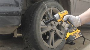 Гайковёрт DeWALT реплика в деле.
