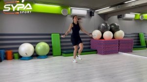 Как прыгать на скакалке (Прыжок с переменой ног)