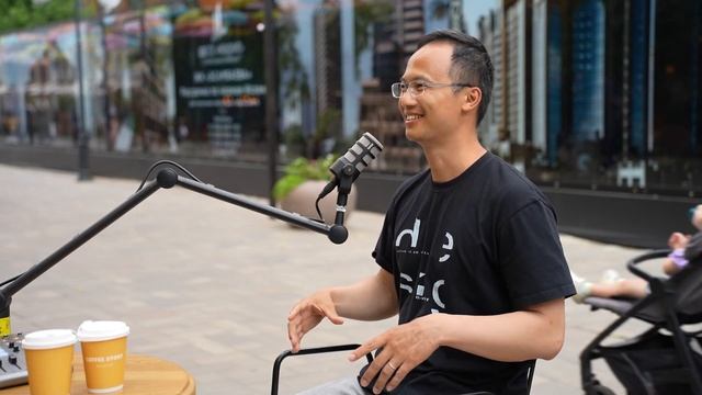 Podcast с прохожим #2. Китаец про Чечню, говяжий язык и потроха. | [На английском языке]