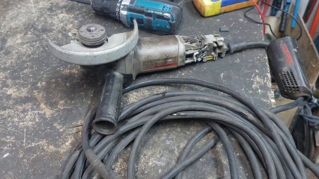 Ремонт болгарка кроун замена щётки 🤔 смотреть онлайн