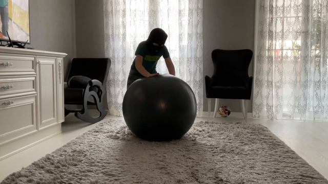 Трюки с мячиком для новичков!#трюки с мячом #люблюсемь? смотреть онлайн