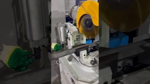 Автоматическая дисковая отрезная пила, станок по мета