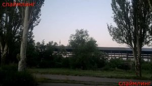 Ополченцы ровняют с землей окопы вместе с всуками.