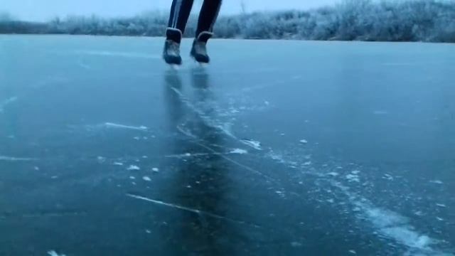 Как тормозить на коньках смотреть онлайн