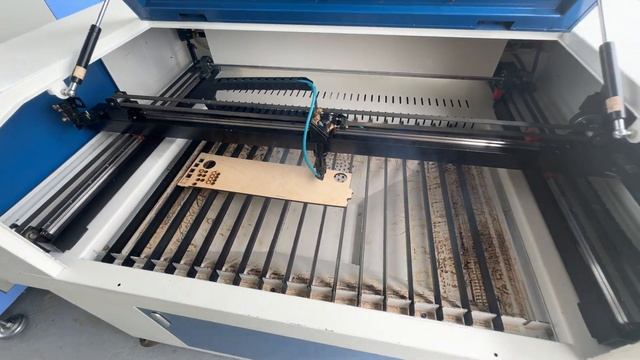 Лазерный станок 6090 (гравер) 80W (95мах) смотреть онлайн