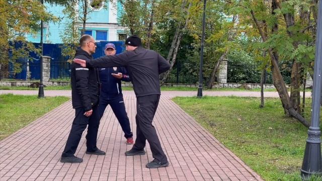 Школа Кёкусинкай / 1 й дан / Кихон с партнёром