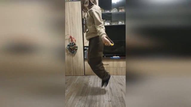 Стрибки через скакалку за 30 секунд