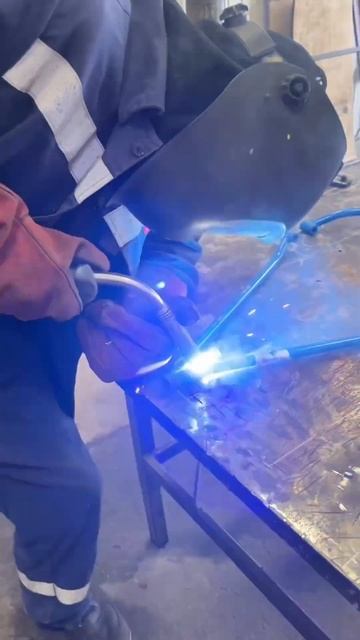 🔥СТУДЕНТ СВАРЩИК АНДРЕЙ ЗАКОНЧИЛ ПРАКТИКУ #кузнецым? смотреть онлайн