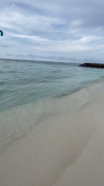 Не всегда на Мальдивах солнечно🙃 #maldives #мальдивы смотреть онлайн