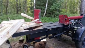 Дровокол гидравлический с бензиновым двигателем.