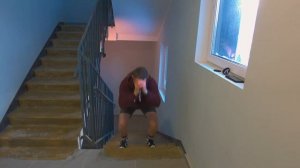 ТРЕНИРОВКА НОГ на лестнице в подъезде