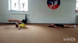 Парные упражнения с мячом и немного М