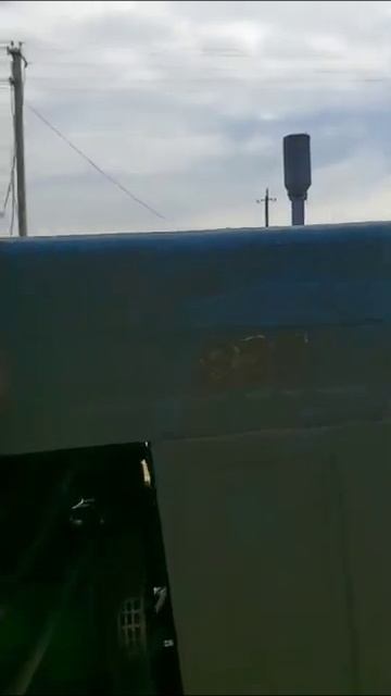 Измельчитель выдуватель рулонов соломы и сена Колнаг смотреть онлайн