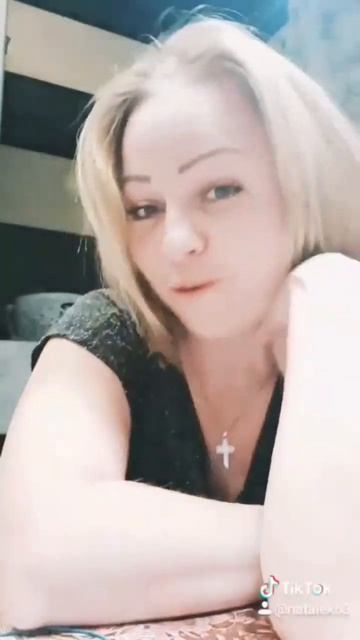 Лайфхак как поднять настроение? #семьявайнеров #shorts смотреть онлайн