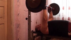 Тренировка трицепса. Жим  штанги 75 кг узким хватом на г