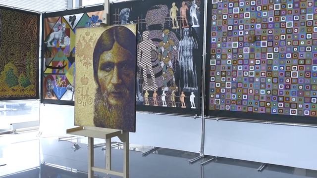 Филумист Игорь Рязанцев создает шедевры из шприца