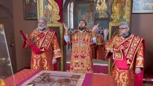 МИТРОПОЛИТ ИГНАТИЙ СОВЕРШИЛ БОЖЕСТВЕННУЮ ЛИТУРГИЮ В КРЕСТОВОЗДВИЖЕНСКОМ ХРАМЕ Г. ХВАЛЫНСКА