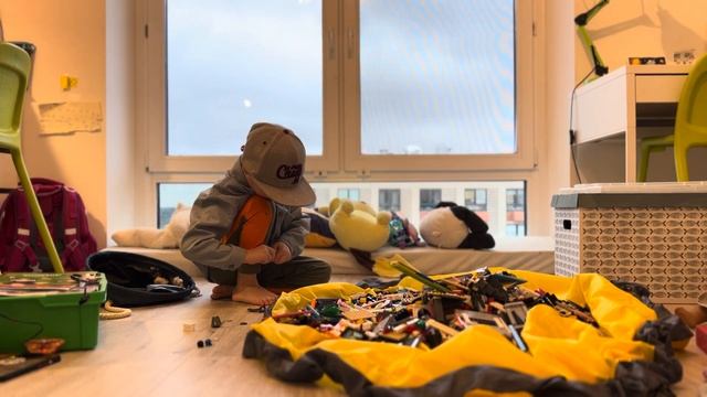 Тёма рассказывает как собрать ракету из Lego смотреть онлайн