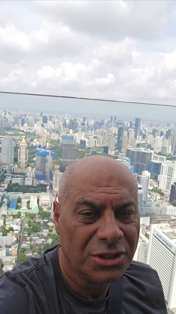 Одни вопросы! Москит смотреть онлайн