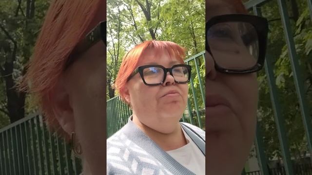 Вышли на прогулку
Знаете что за обрыв сирени теперь штраф?