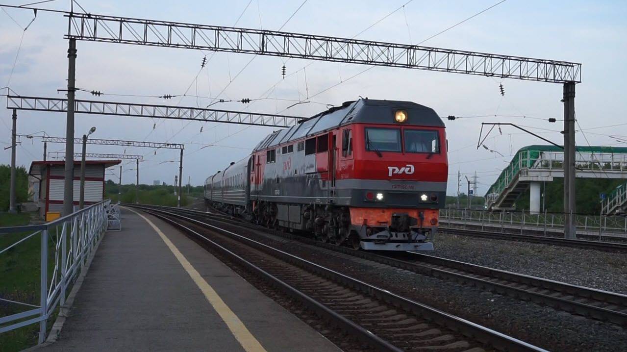 Тепловоз ТЭП70БС-188 с поездом "Калина красная".