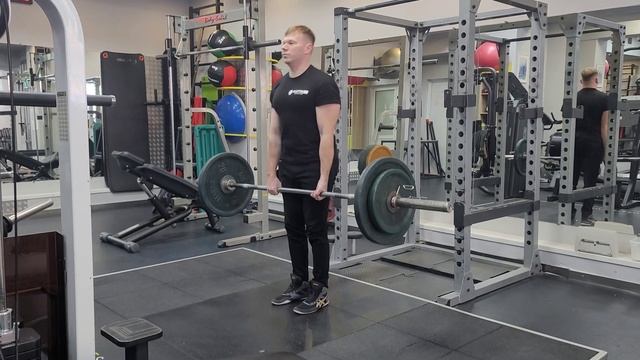 Тяга с прямых ног - Техника выполнения упражнения смотреть онлайн