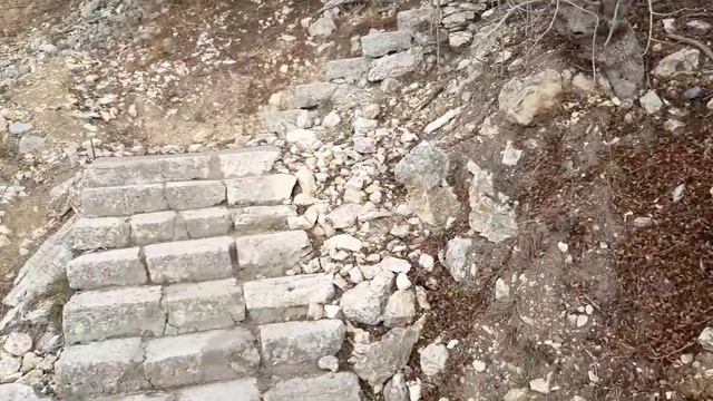 Лестница на Яшмовый пляж. смотреть онлайн