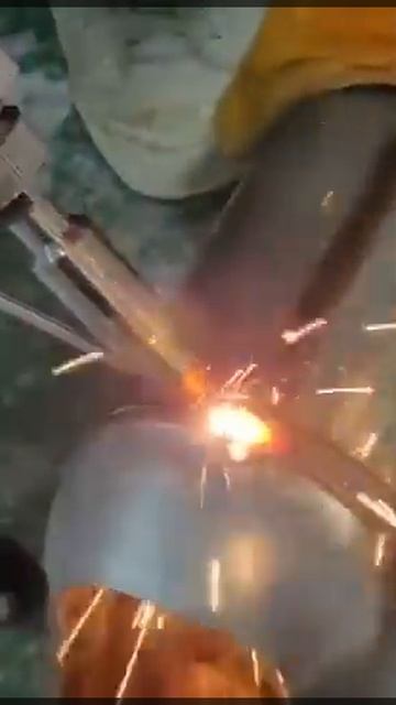 Волоконно-лазерный сварочный аппарат мощностью 2 кВт ? смотреть онлайн